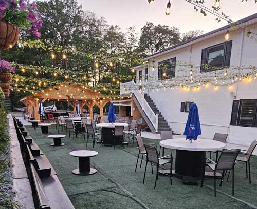 Beer Garden | Captain's at Harveys Lake